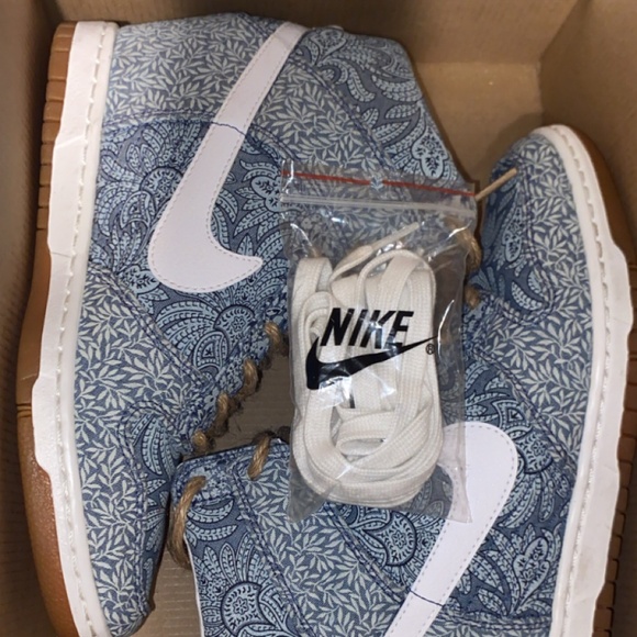 Limited Edition Wedge Nikes - Picture 1 of 3